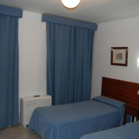 Hotel Marina Victoria Algeciras Exterior photo