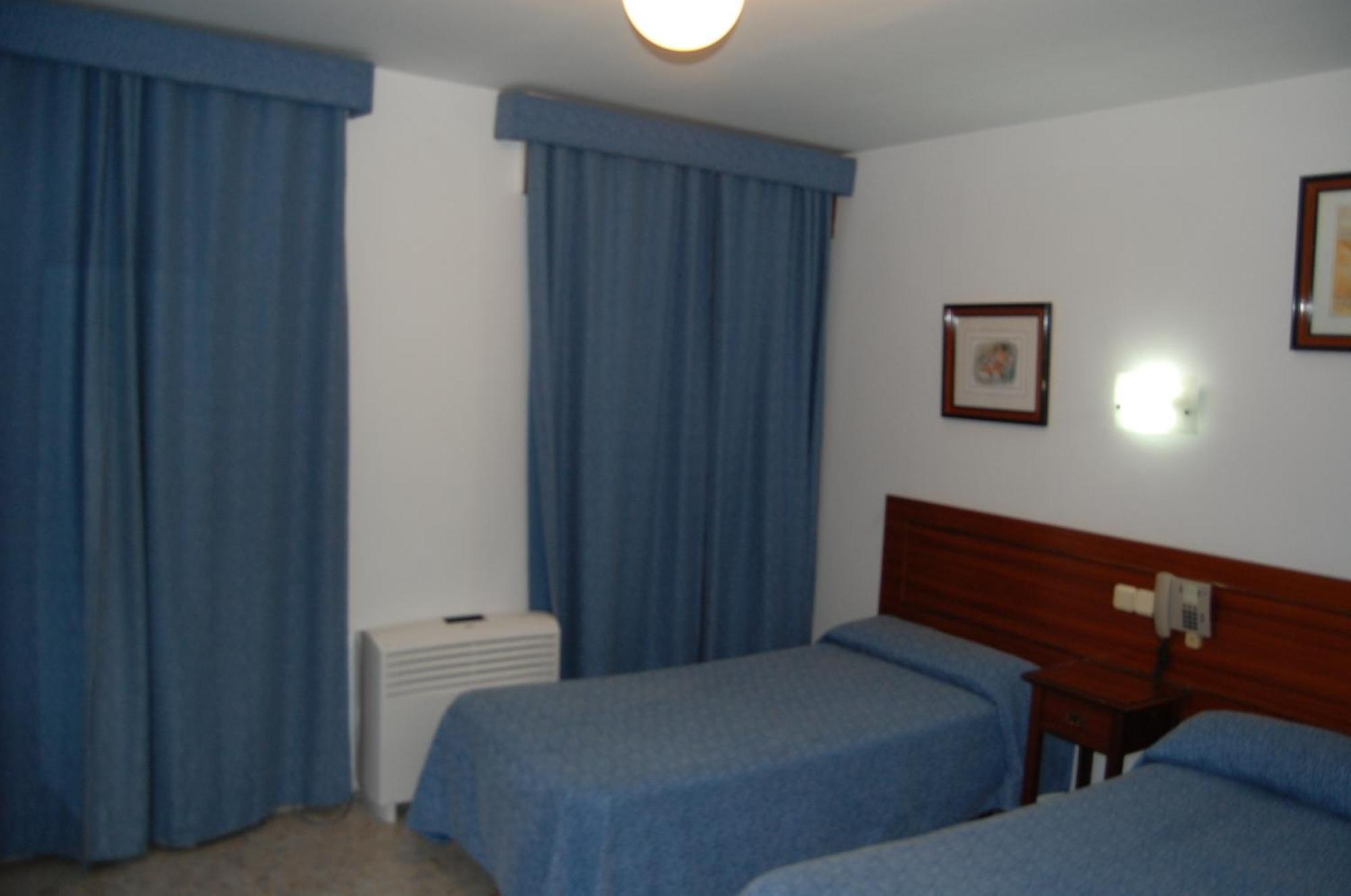 Hotel Marina Victoria Algeciras Exterior photo