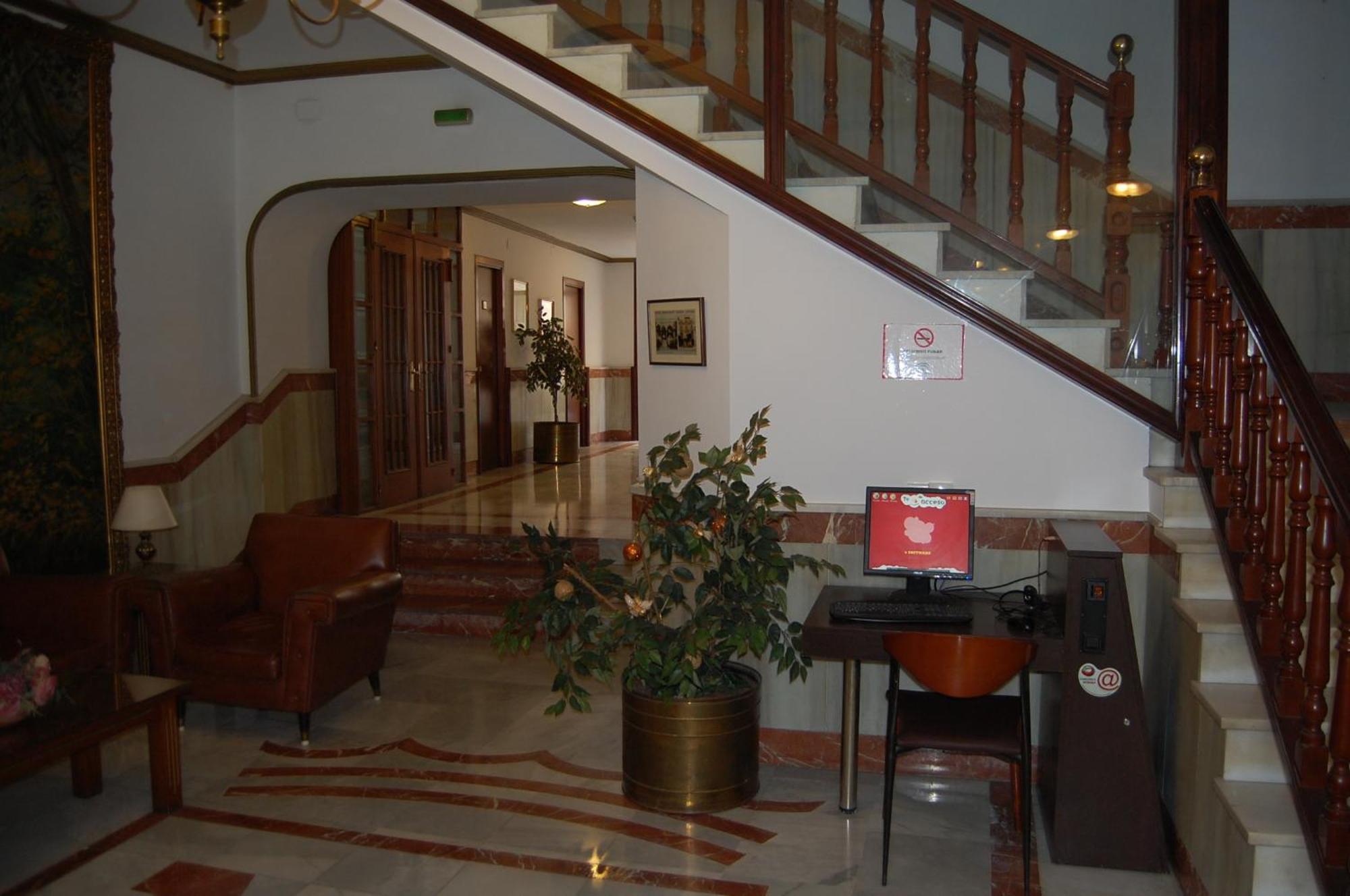 Hotel Marina Victoria Algeciras Exterior photo