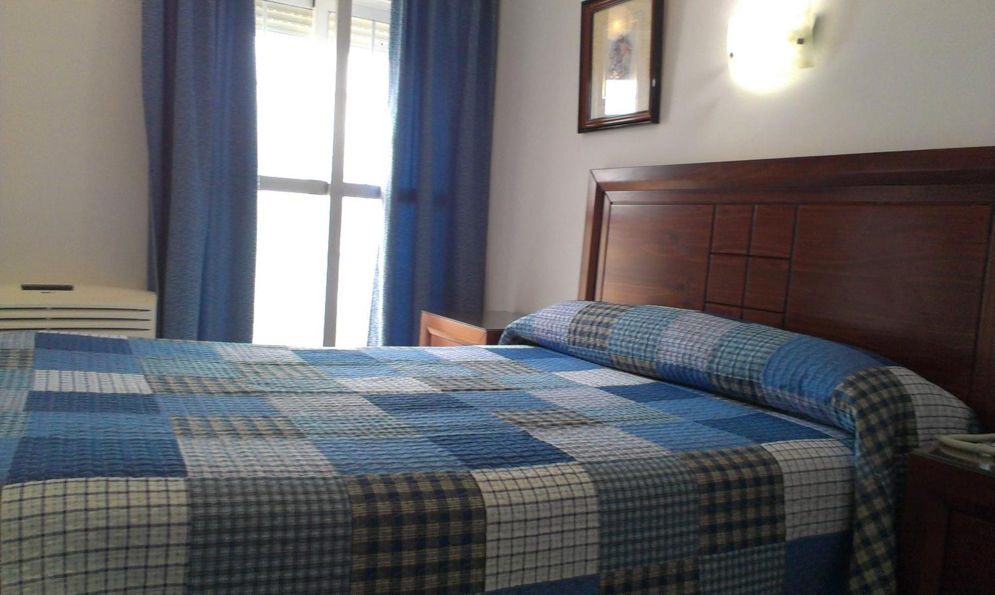 Hotel Marina Victoria Algeciras Exterior photo