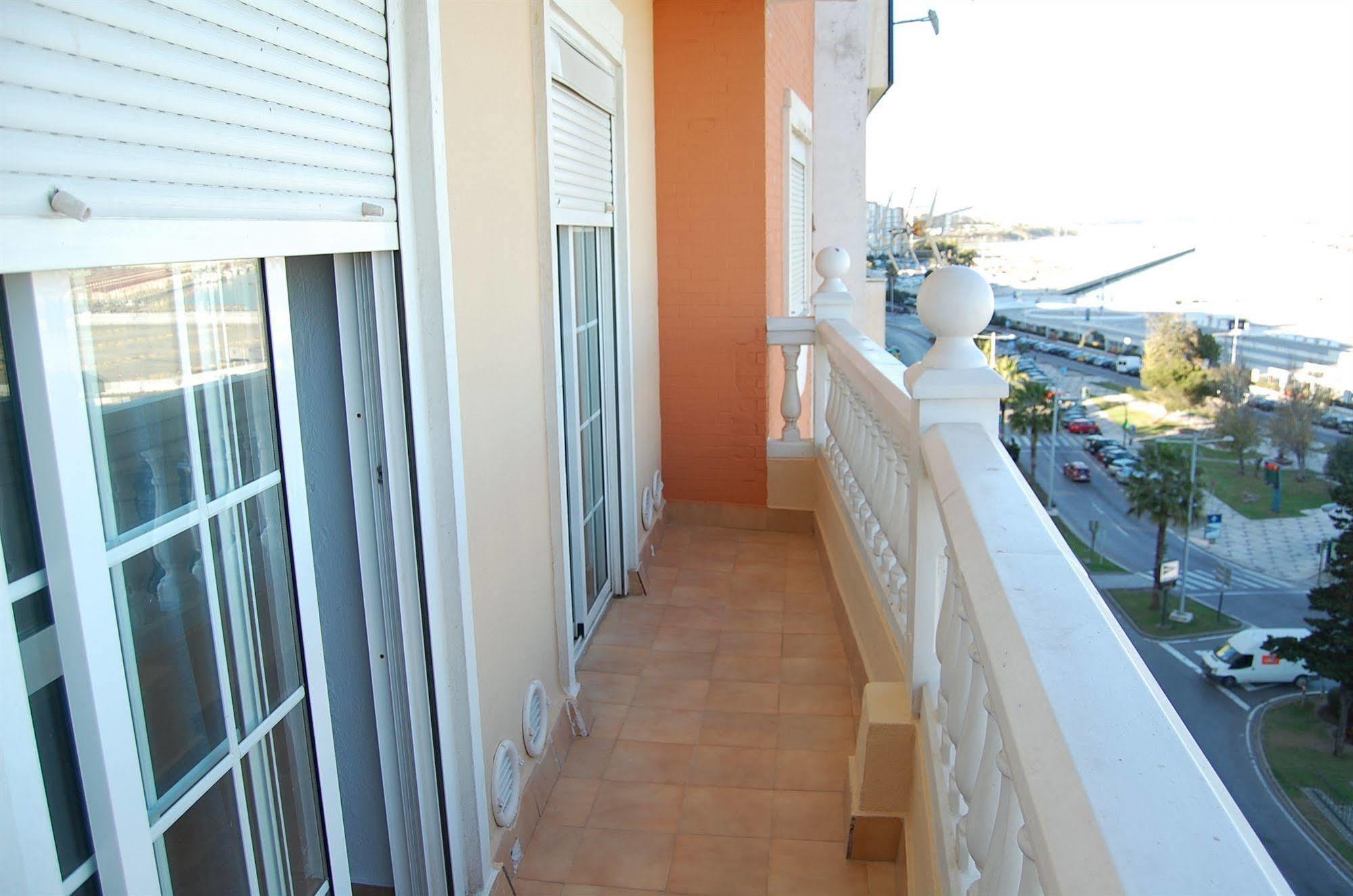 Hotel Marina Victoria Algeciras Exterior photo