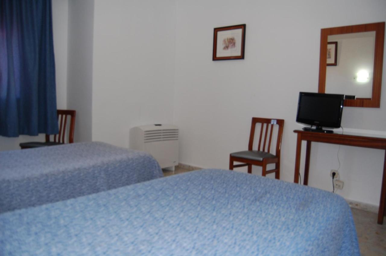 Hotel Marina Victoria Algeciras Room photo